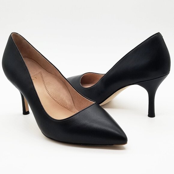 Sleek Black Leather Heels - Picture 16 of 16